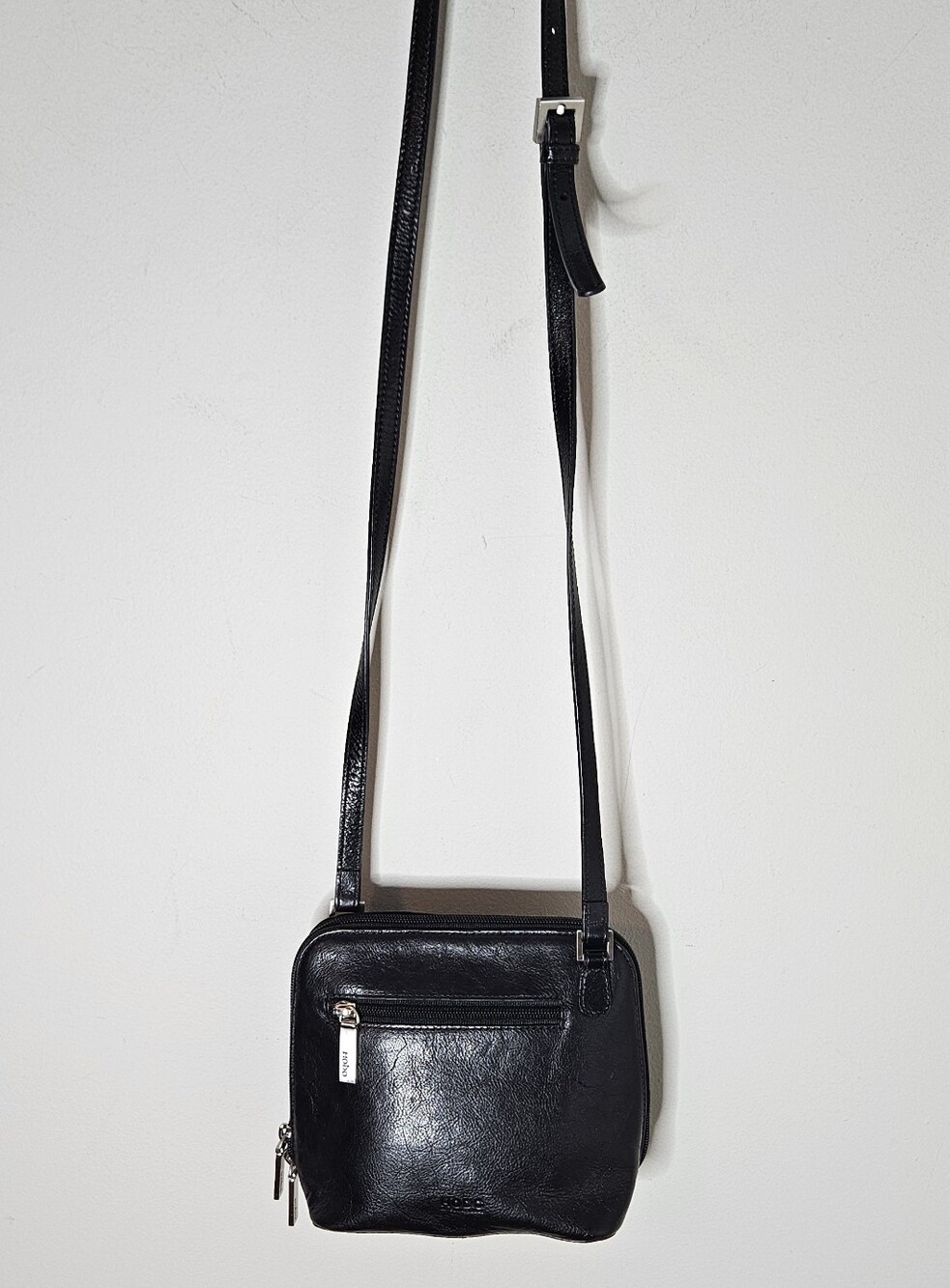 Hobo International Black Leather Crossbody Silver Zipper Pulls Red Lining